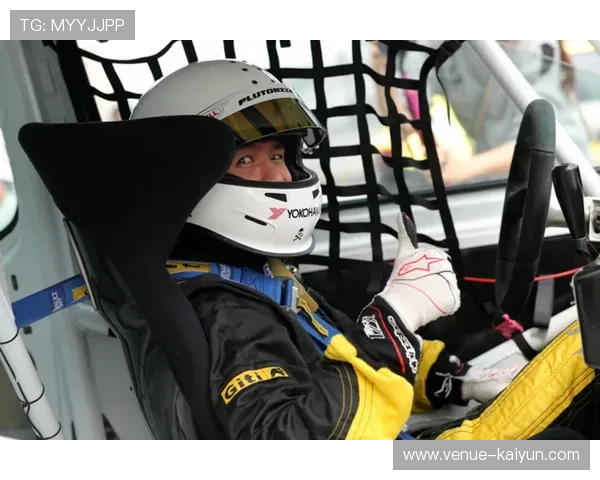 F1赛季激战正酣:车队与车手争夺冠军之路全面解析 F1赛季激战正酣:车队与车手争夺冠军之路全面解析