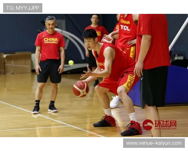 中国男篮备战奥运关键战役全力冲击决赛席位展现团队凝聚力与新生代力量 中国男篮备战奥运关键战役全力冲击决赛席位展现团队凝聚力与新生代力量