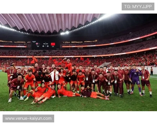 中国队勇夺亚洲杯冠军 创历史最佳战绩 球员表现亮眼 众多球迷庆祝热情高涨