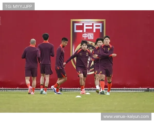 新赛季中超强队角逐升级国足备战引发球迷热议与期待持续升温态势